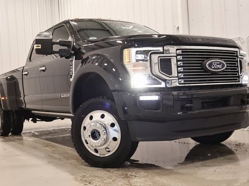 Certified 2022 Ford F450 Platinum w/ FX4 Off-Road Package image 44