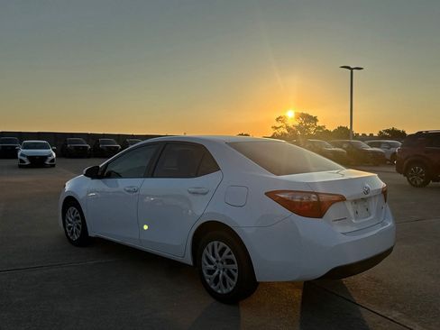 Used 2017 Toyota Corolla LE FWD image 14