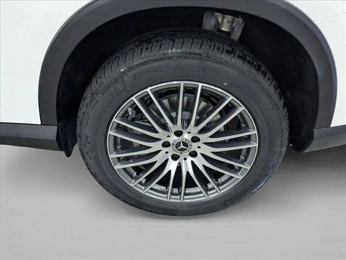 New 2026 Mercedes-Benz GLC 300 4MATIC image 9