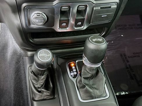 Used 2021 Jeep Wrangler Sport image 22