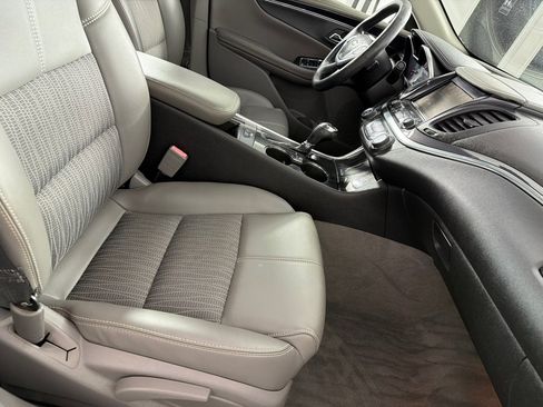 Used 2018 Chevrolet Impala LS FWD image 21