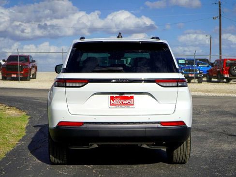 New 2026 Jeep Grand Cherokee Altitude RWD image 6