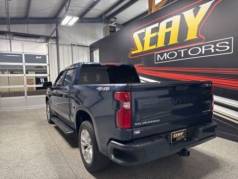 Used 2022 Chevrolet Silverado 1500 Custom AWD/4WD image 18