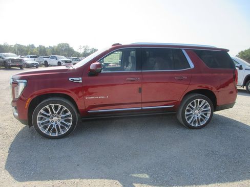New 2026 GMC Yukon Denali w/ Denali Reserve Package AWD/4WD image 7
