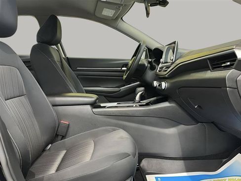 Used 2024 Nissan Altima 2.5 SV AWD/4WD image 21
