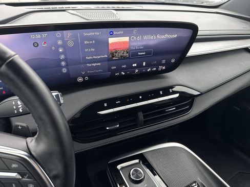 Certified 2025 Buick Enclave Preferred image 12