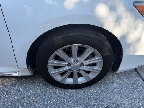 Used 2014 Toyota Camry XLE FWD image 15