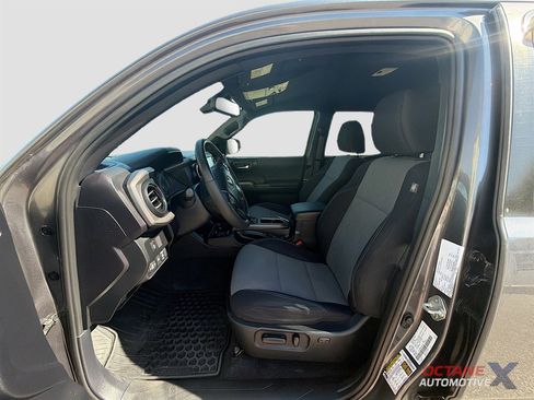 Used 2021 Toyota Tacoma TRD Sport AWD/4WD image 22
