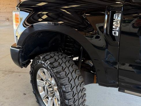 Used 2018 Ford F250 Platinum w/ Platinum Ultimate Package image 5