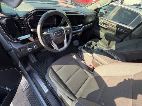 Used 2025 GMC Sierra 1500 Elevation image 7