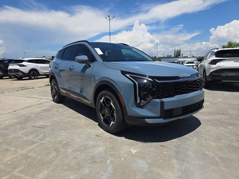 New 2026 Kia Sportage EX AWD/4WD image 2