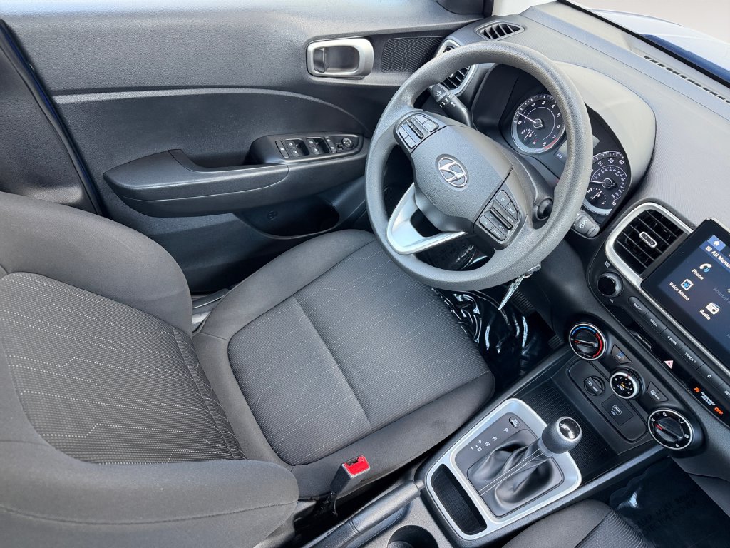 Used 2021 Hyundai Venue SE FWD image 15