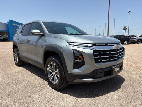 New 2026 Chevrolet Equinox LT w/ Convenience Package II FWD image 8