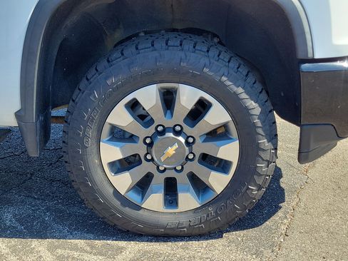 Used 2022 Chevrolet Silverado 2500 Custom image 7