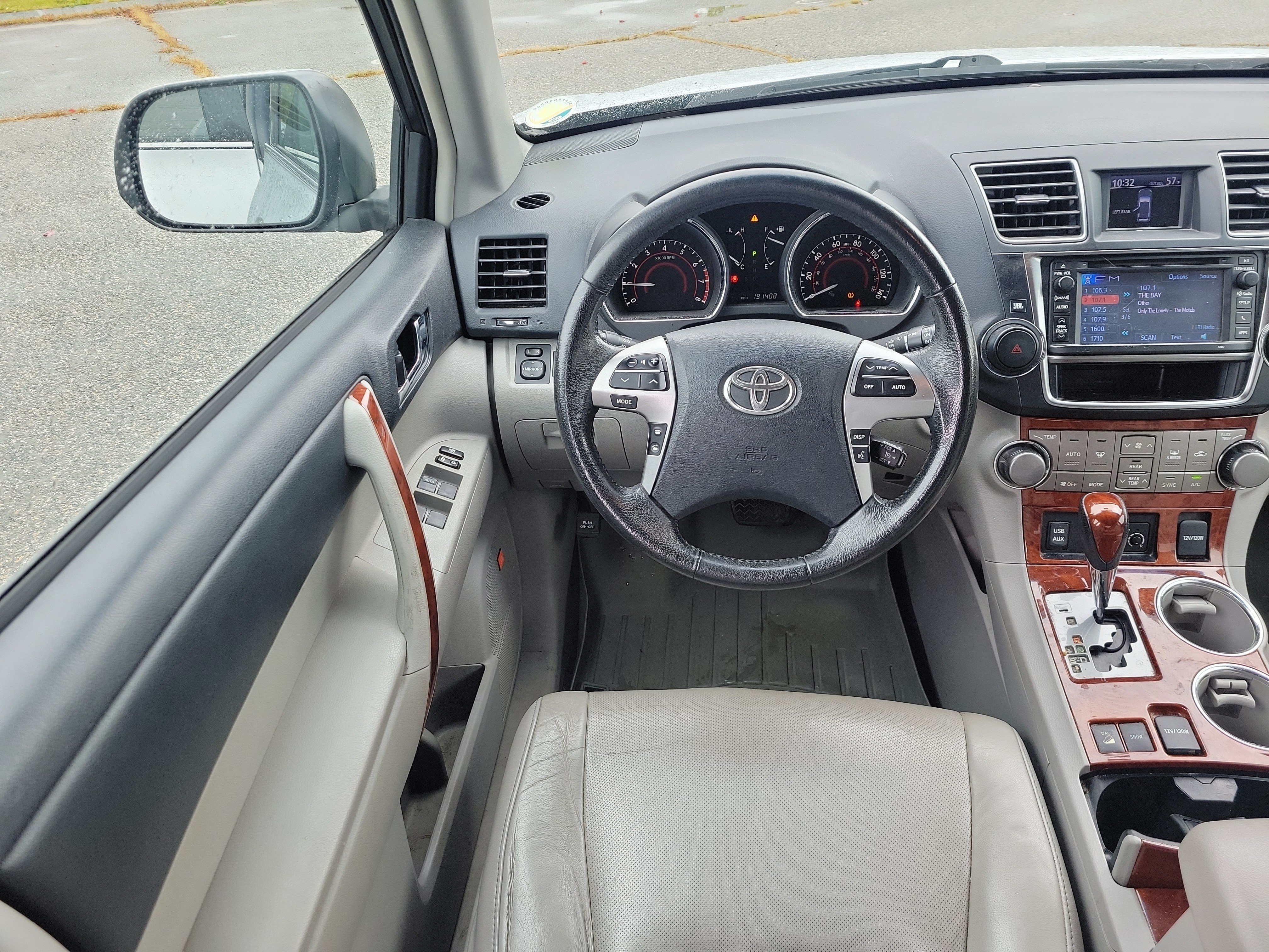Used 2013 Toyota Highlander Limited AWD/4WD image 16