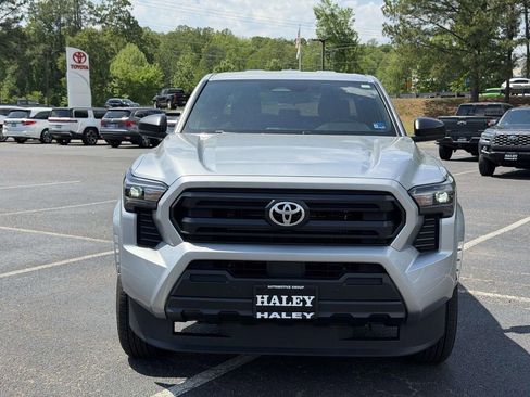 Used 2025 Toyota Tacoma SR w/ SR Upgrade Package AWD/4WD image 25