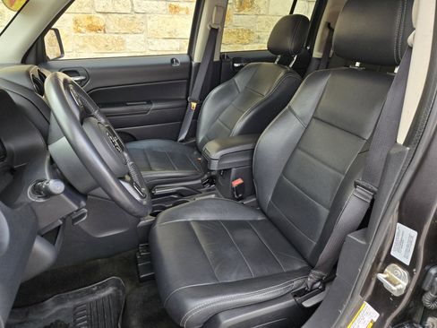 Used 2016 Jeep Patriot High Altitude AWD/4WD image 5