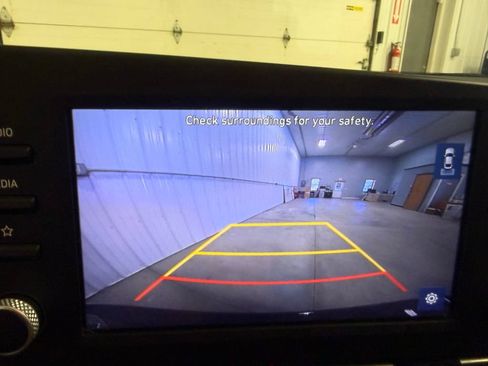 Used 2022 Hyundai Elantra SE FWD image 35