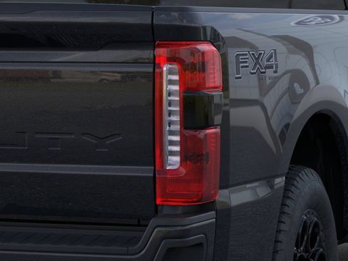 New 2026 Ford F250 Lariat w/ Black Appearance Package AWD/4WD image 21