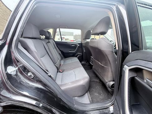 Used 2025 Toyota RAV4 XLE FWD image 12