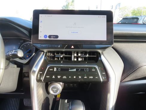 Certified 2023 Toyota Venza Nightshade image 24