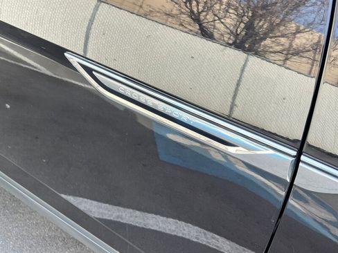 Used 2021 Volkswagen Atlas Cross Sport SE w/ Panoramic Sunroof Package image 10