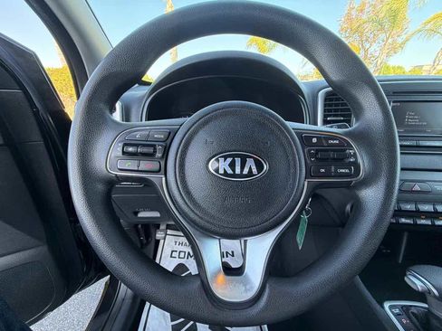Used 2018 Kia Sportage LX FWD image 28
