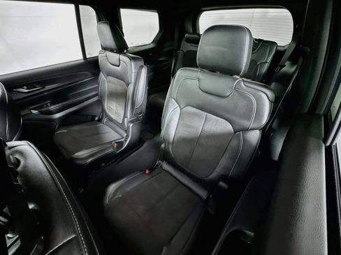 Used 2023 Jeep Grand Cherokee L Laredo AWD/4WD image 22