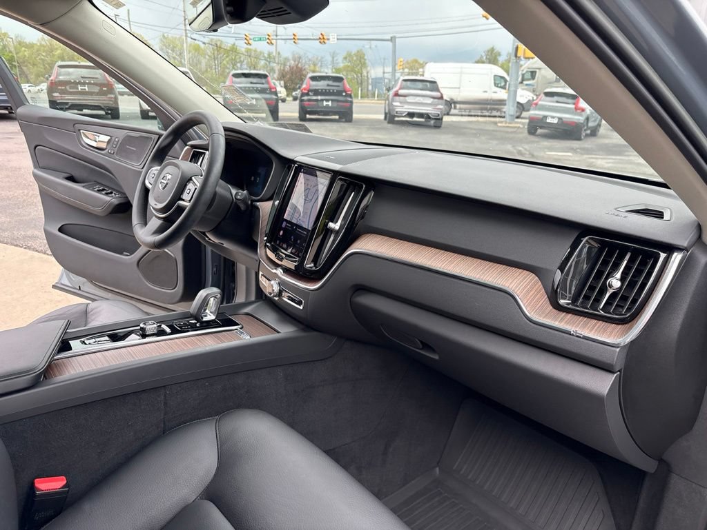 Certified 2023 Volvo XC60 B5 Plus AWD/4WD image 39