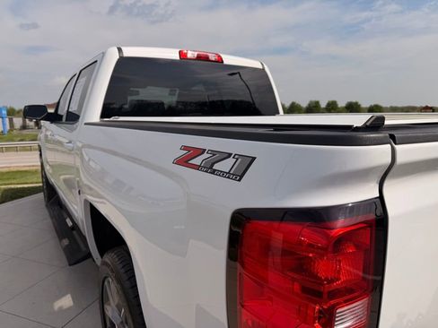 Used 2018 Chevrolet Silverado 1500 LT w/ All Star Edition AWD/4WD image 12