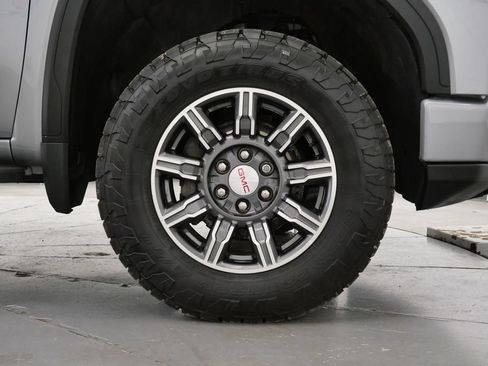 Used 2024 GMC Sierra 1500 AT4 w/ Technology Package AWD/4WD image 32
