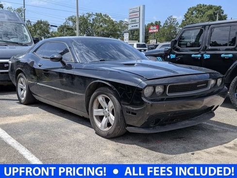Used 2012 Dodge Challenger SXT RWD image 1