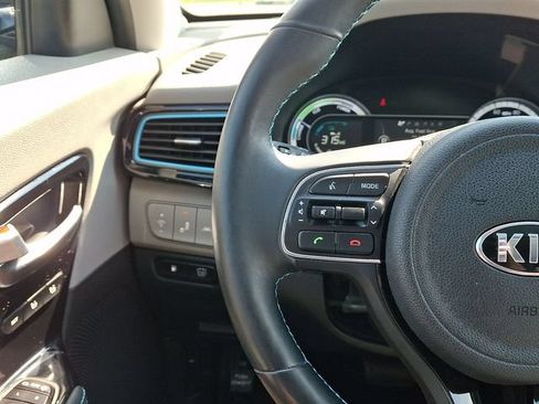 Used 2017 Kia Niro Touring w/ Advanced Technology Package FWD image 21
