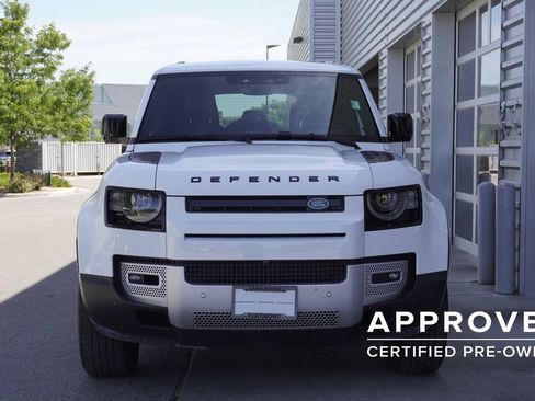 Used 2025 Land Rover Defender 110 S AWD/4WD image 5