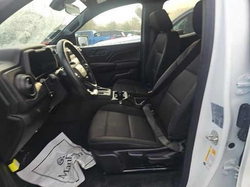 Used 2023 Chevrolet Colorado W/T image 3