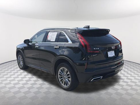 Used 2025 Cadillac XT4 Premium Luxury FWD image 3