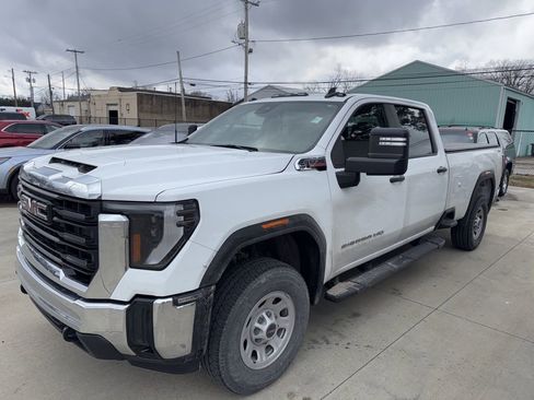 Used 2024 GMC Sierra 2500 Pro image 5