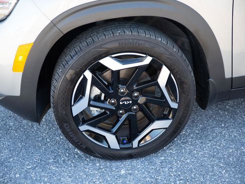 Used 2025 Kia Seltos SX w/ SX Sunroof Package image 9