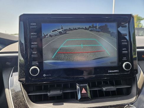 Used 2022 Toyota Corolla LE FWD image 11