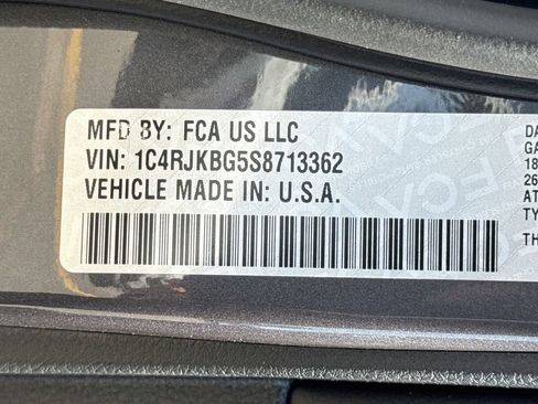 Used 2025 Jeep Grand Cherokee L Limited w/ Luxury Tech Group II AWD/4WD image 41
