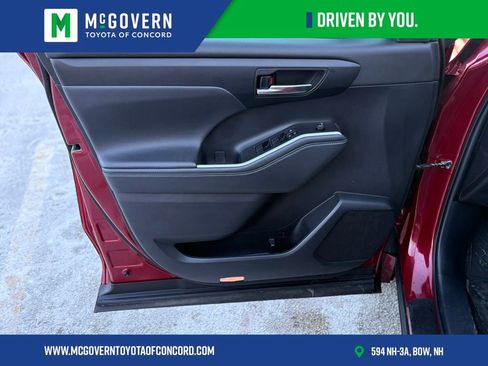 Used 2022 Toyota Highlander XSE image 16