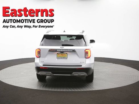 Used 2022 Ford Explorer XLT w/ Equipment Group 202A AWD/4WD image 41