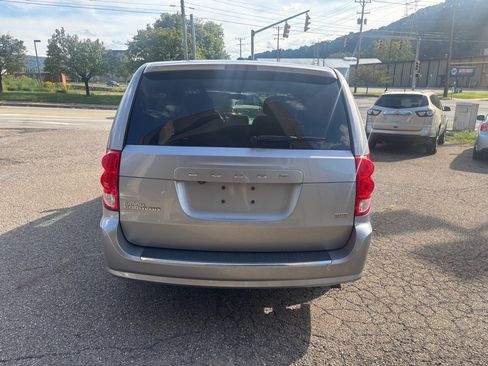 Used 2017 Dodge Grand Caravan SE w/ Power Window Group FWD image 5