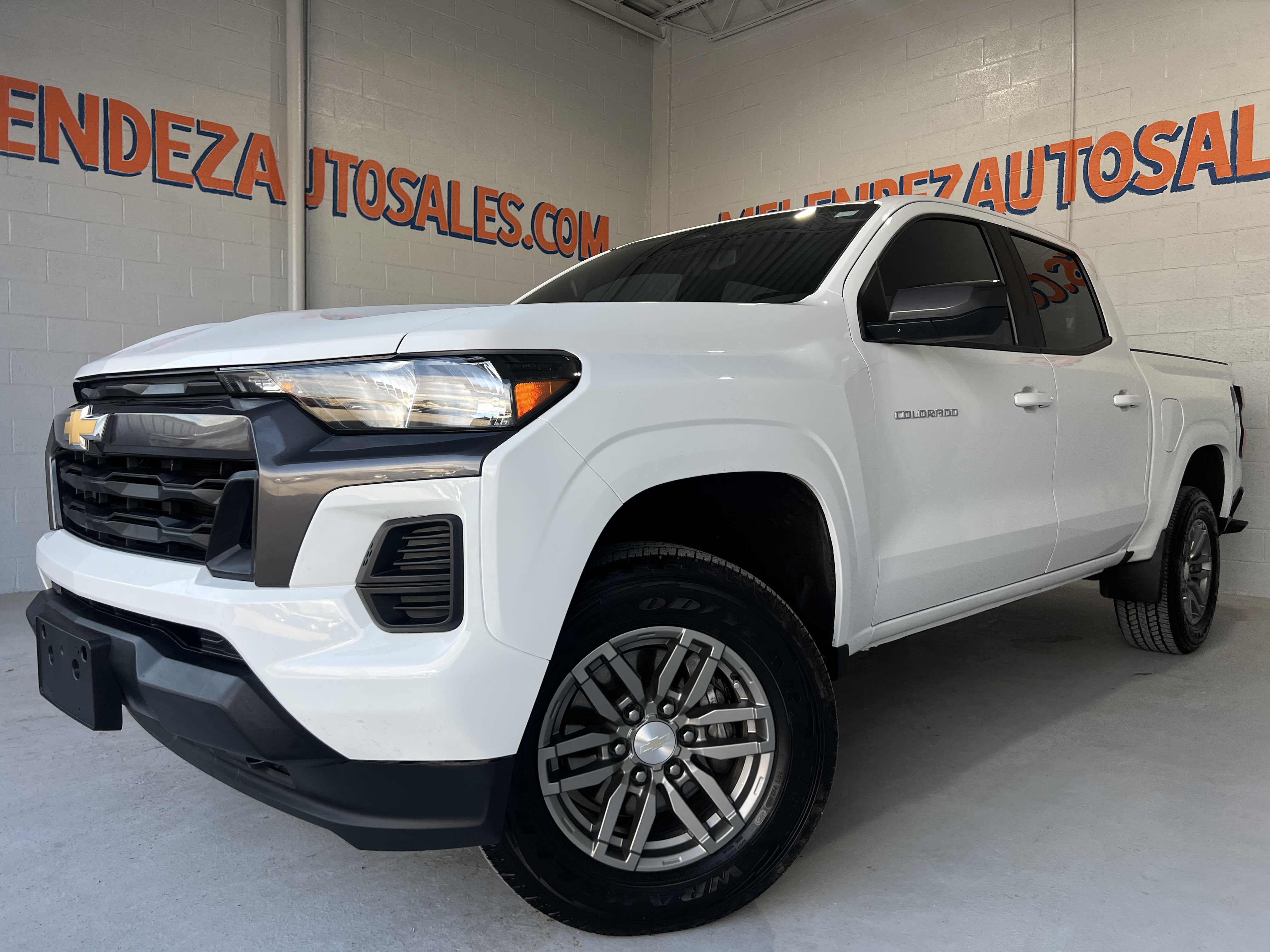 Used 2023 Chevrolet Colorado LT AWD/4WD image 1