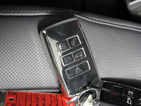 Used 2025 Land Rover Range Rover Sport SE AWD/4WD image 33