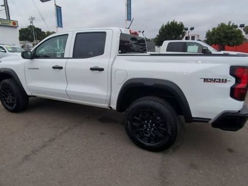 Used 2024 Chevrolet Colorado Trail Boss AWD/4WD image 6
