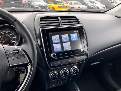 Used 2025 Mitsubishi Outlander Sport LE image 6