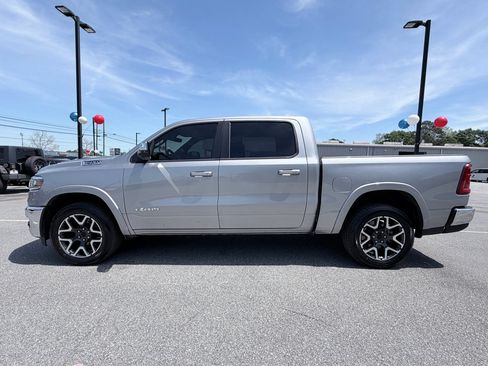 Used 2025 RAM 1500 Laramie AWD/4WD image 5