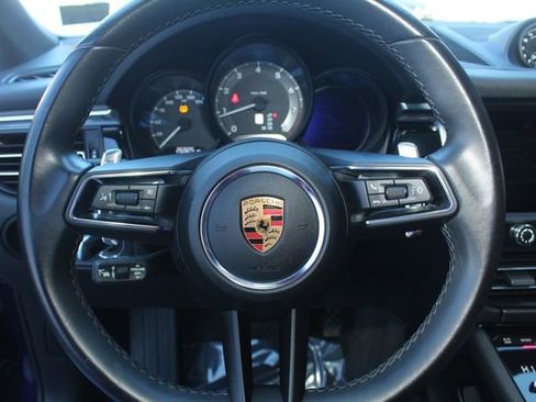 Used 2022 Porsche Macan image 19