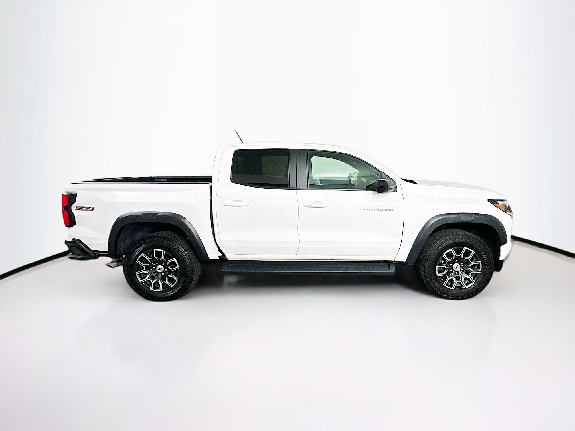 Used 2024 Chevrolet Colorado Z71 w/ Z71 Convenience Package 2 AWD/4WD image 10